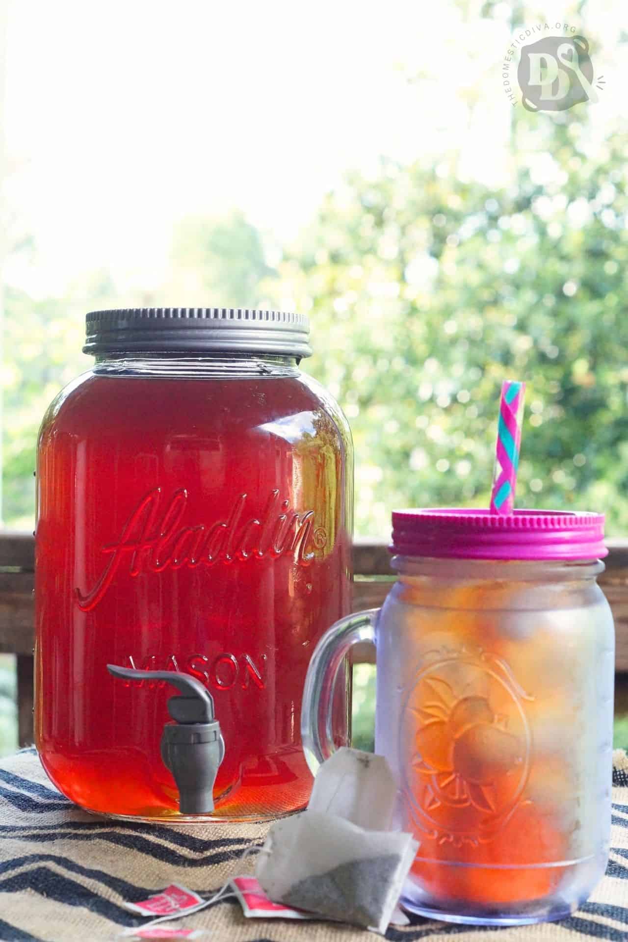 The Best Luzianne Southern Sweet Iced Tea Recipe - Mindy's Cooking Obsession