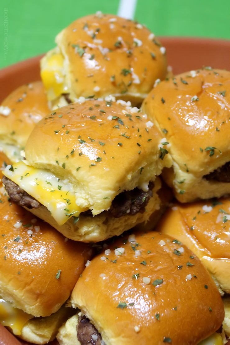 Easy Cheeseburger Sliders Recipe with Worcestershire Sauce and no onion soup mix to Feed a Crowd