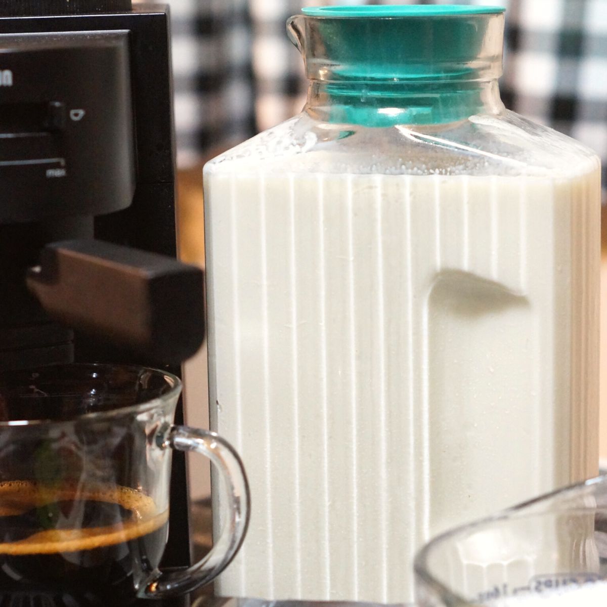 Homemade Sweet Cream Coffee Creamer Recipe